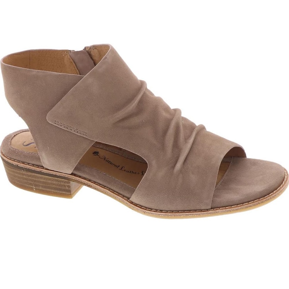 Sofft Naoma Women’s Sandal in Stone